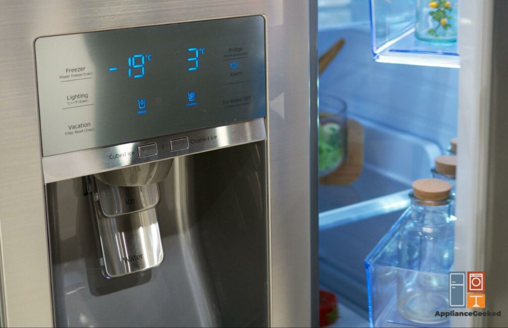 How do Samsung Fridge ice makers work