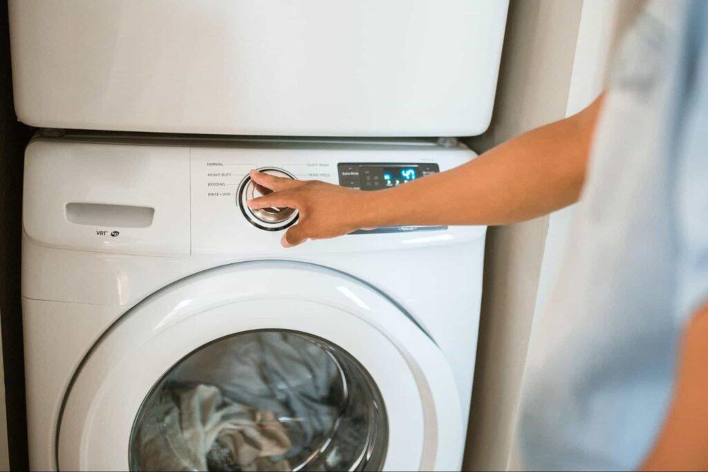 What does Whirlpool washer E1F9 error mean