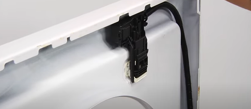 Broken Lid Latch Assembly