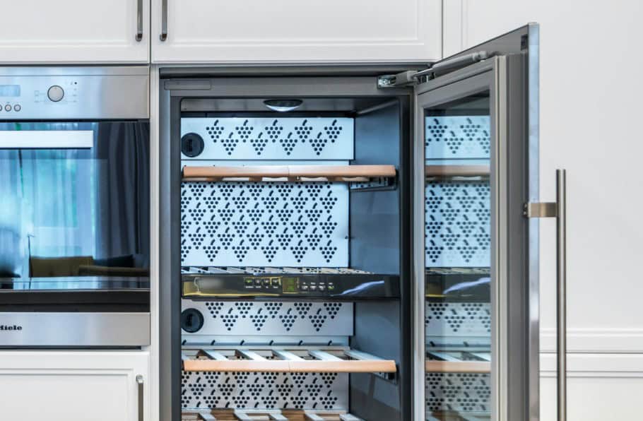 the-wine-cooler-won-t-close